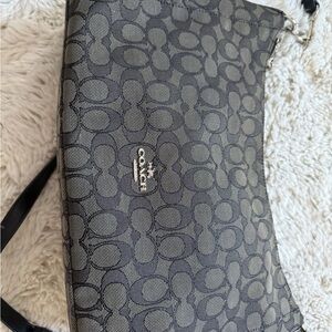 Coach shoulder bag 100% authentic